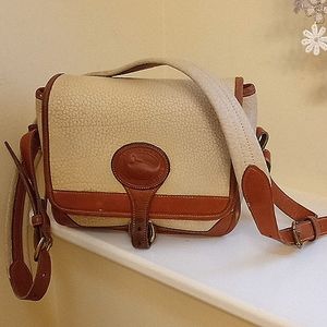Vintage Dooney &  Bourke All weather shoulder bag pebble leather rare teton?